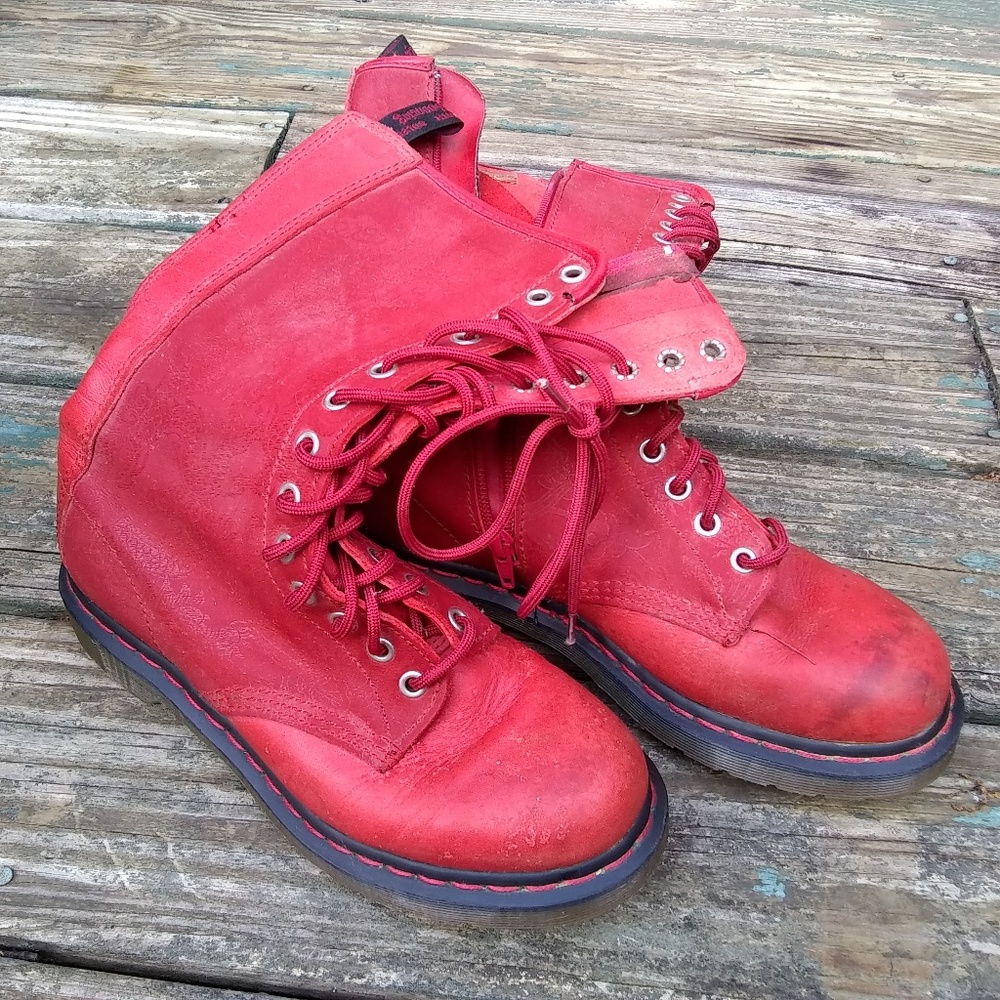 Dr. Doc Martens 14-Eye Red Patterned Zip-Up Boots